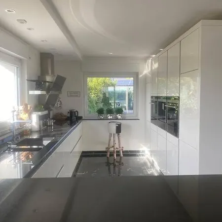 Kaja & Traumhafter Blick Auf Den Villa Moehnesee